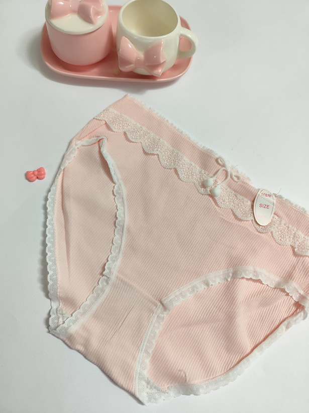 شورت زنانه فانتزی نخی خارجی طرح گل بهاری