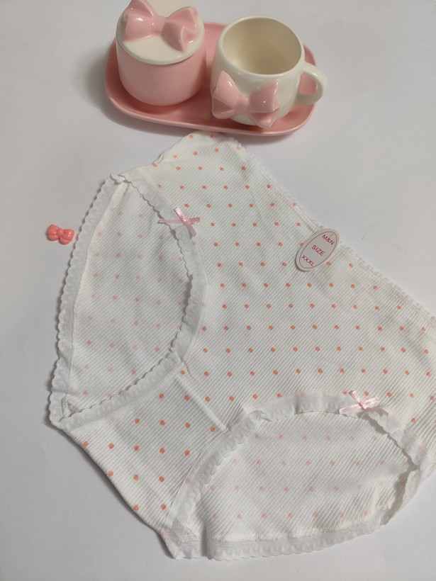 شورت زنانه فانتزی نخی خارجی طرح گل بهاری