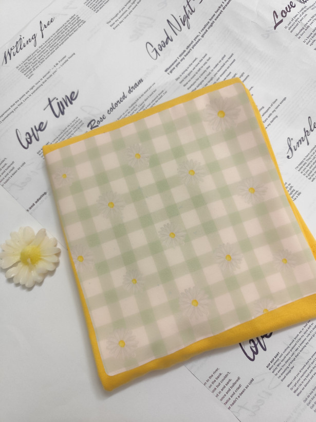 تیشرت زنانه نخ پنبه فری سایز طرح بابونه چهارخونه